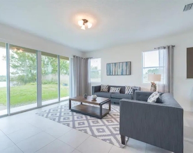 470 Lake Shore Parkway - Photo Thumbnail 5