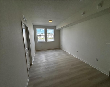 5563 Millenia Park Boulevard - Photo Thumbnail 10