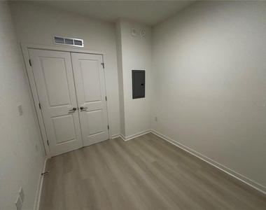 5563 Millenia Park Boulevard - Photo Thumbnail 9