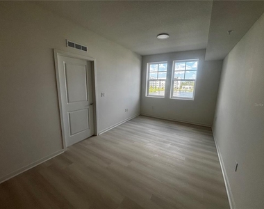 5563 Millenia Park Boulevard - Photo Thumbnail 2