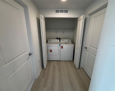 5563 Millenia Park Boulevard - Photo Thumbnail 13