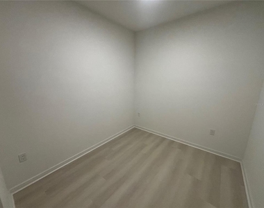 5563 Millenia Park Boulevard - Photo Thumbnail 6