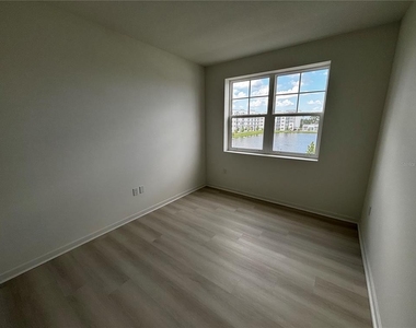 5563 Millenia Park Boulevard - Photo Thumbnail 21