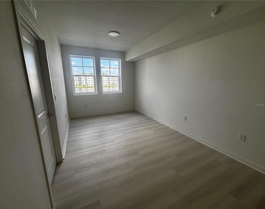 5563 Millenia Park Boulevard - Photo Thumbnail 3