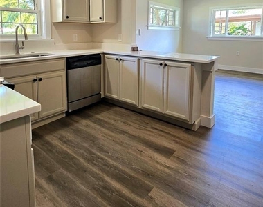 2709 Arc Drive - Photo Thumbnail 7