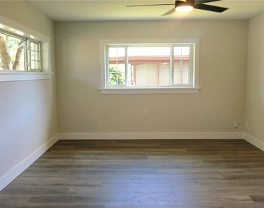 2709 Arc Drive - Photo Thumbnail 8