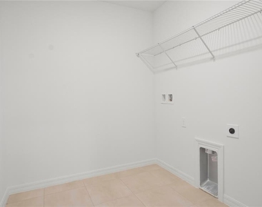 2942 Lavanda Drive - Photo Thumbnail 38
