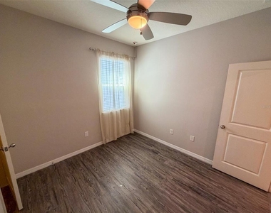 11460 Wakeworth Street - Photo Thumbnail 11