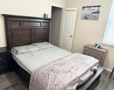 11460 Wakeworth Street - Photo Thumbnail 10
