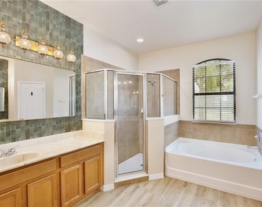 3908 Coastal Breeze Drive - Photo Thumbnail 12