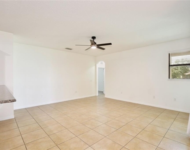3908 Coastal Breeze Drive - Photo Thumbnail 8