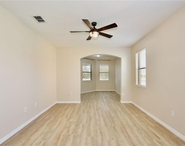 3908 Coastal Breeze Drive - Photo Thumbnail 10