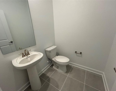 3008 Ella Way - Photo Thumbnail 21