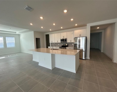 3008 Ella Way - Photo Thumbnail 11