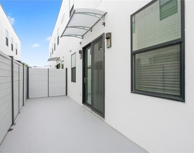 4910 W Mcelroy Avenue - Photo Thumbnail 46