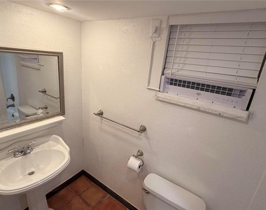 406 Nw 68th Avenue - Photo Thumbnail 7