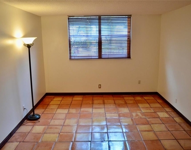 406 Nw 68th Avenue - Photo Thumbnail 4