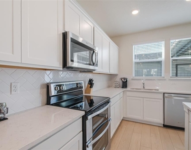 6938 Reverie Park Avenue - Photo Thumbnail 13
