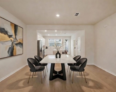 6938 Reverie Park Avenue - Photo Thumbnail 2