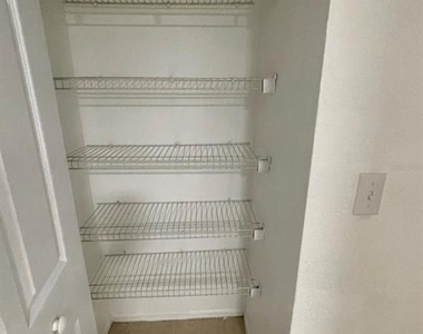 827 Camargo Way - Photo Thumbnail 11