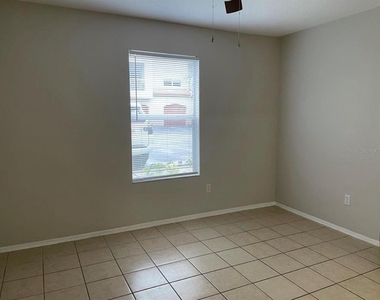 827 Camargo Way - Photo Thumbnail 8