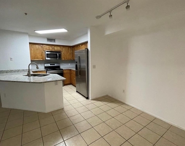827 Camargo Way - Photo Thumbnail 4
