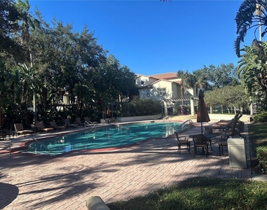 827 Camargo Way - Photo Thumbnail 24