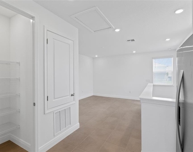 9711 Undset Alley - Photo Thumbnail 5