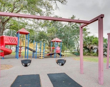 2592 Chatham Circle - Photo Thumbnail 23