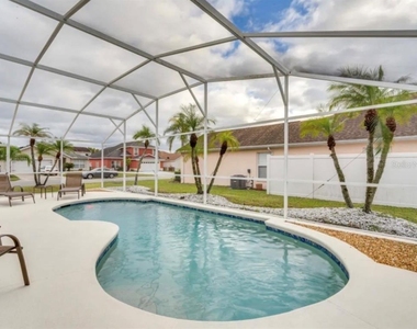2592 Chatham Circle - Photo Thumbnail 17