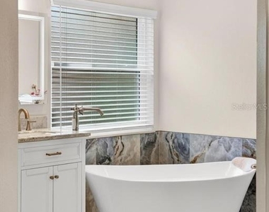 5477 Glen Oak Place - Photo Thumbnail 3