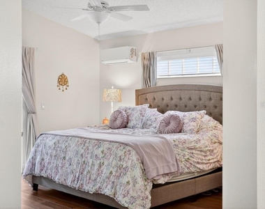 5477 Glen Oak Place - Photo Thumbnail 2
