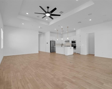 10393 Park Estates Avenue - Photo Thumbnail 15