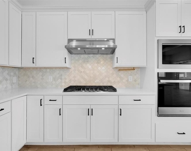 10393 Park Estates Avenue - Photo Thumbnail 8