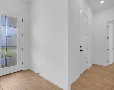 10393 Park Estates Avenue - Photo Thumbnail 26