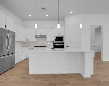 10393 Park Estates Avenue - Photo Thumbnail 7