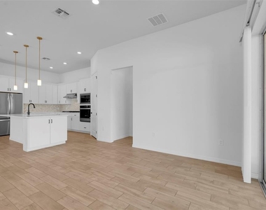 10393 Park Estates Avenue - Photo Thumbnail 18