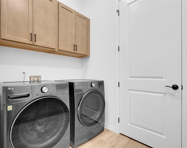 10393 Park Estates Avenue - Photo Thumbnail 38