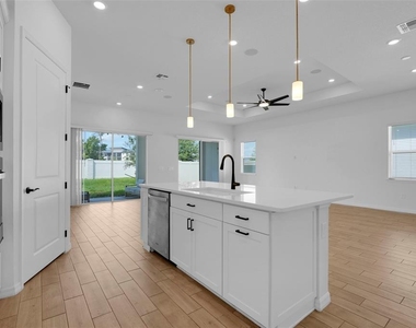 10393 Park Estates Avenue - Photo Thumbnail 10