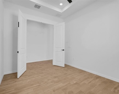 10393 Park Estates Avenue - Photo Thumbnail 36