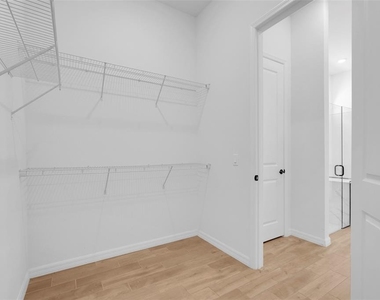 10393 Park Estates Avenue - Photo Thumbnail 23