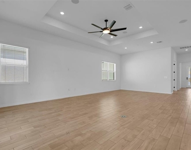 10393 Park Estates Avenue - Photo Thumbnail 13