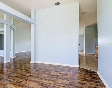 1001 Eiffel Lane - Photo Thumbnail 8