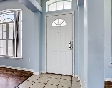 1001 Eiffel Lane - Photo Thumbnail 3