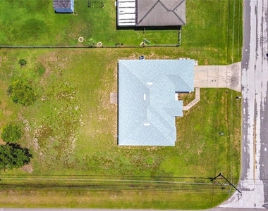 1001 Eiffel Lane - Photo Thumbnail 30