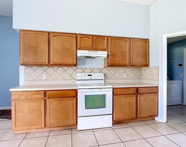 1001 Eiffel Lane - Photo Thumbnail 14