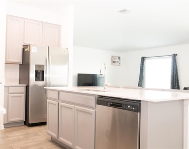707 Staffora Street - Photo Thumbnail 10