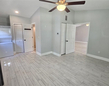 5042 Linda Street - Photo Thumbnail 12