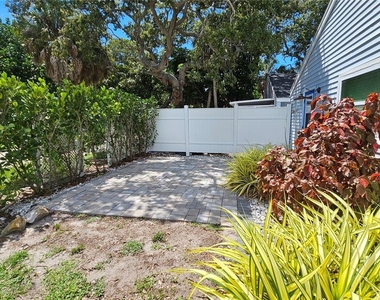 5042 Linda Street - Photo Thumbnail 16