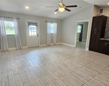 5042 Linda Street - Photo Thumbnail 3